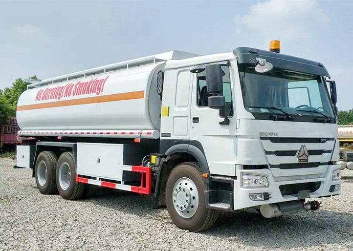 Sinotruk Howo 20000 Liters 6000 Gallon Diesel Oil Capacity Fuel Tank Tanker  Truck-Products Center-HOWO SINOTRUCK